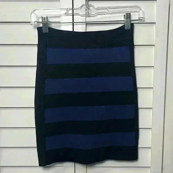 BCBGMaxazria Alina Bandage Striped Stretch Mini Skirt Size Small Black/Navy NWT - Picture 9 of 9